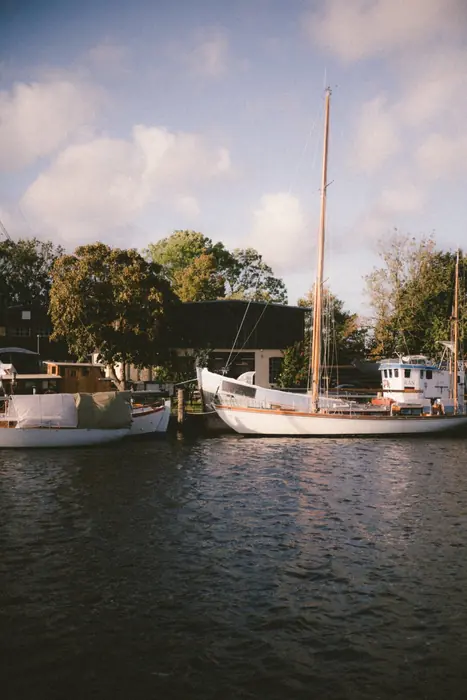 Segelboote im Museumshafen